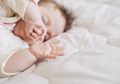 Ini Fakta Tentang Kematian Mendadak pada Bayi, Ternyata Terkait dengan Posisi Tidur Si Kecil!