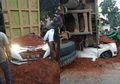 Truk Tanah Oleng dan Menimpa Mobil Mobil Sigra Hingga Remuk, 4 Orang Tewas dan 1 Balita Selamat, Diduga Inilah Penyebabnya