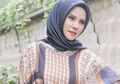 Bergaya Colorful Bak Remaja, Angel Lelga Curi Perhatian Pakai Tas Hermes Mungil