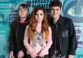 Drummer Dimarahin Travis Barker, Echosmith Bikin Statement Panjang