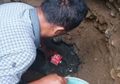 Saat Menggali Sumur, Warga Terkejut Bukan Air yang Keluar Melainkan Cairan Ini