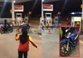 Seorang Gadis Mati-matian Kejar Pencuri Motornya, Tapi Teman Laki-lakinya Lebih Pilih Rekam Aksi Tersebut Daripada Membantunya