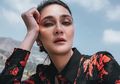 Cuma Buat Tiduran, Luna Maya Pakai Headband Warna-warni Seharga 9 Jutaan