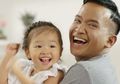 Gadis Kecilnya Lebih Suka Berdaster, Ruben Onsu Penasaran Putrinya Ogah Pakai Pakaian Terbuka, Ayah Thalia: Jadi Harus Ada Tangannya Bajunya?