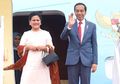 Presiden Jokowi Unggah Foto Gunakan Baju Adat NTB Bareng Ibu Iriana, Netizen Salah Fokus dengan Kakinya!