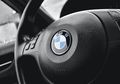Kecewa Tak Mendapatkan Mobil Impian, Pemuda Ini Tenggelamkan Mobil BMW Seharga Hampir 1 Miliar Hadiah dari Sang Ayah