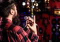 Akibat Terlalu Bersemangat Karaoke, Paru-paru Pria Ini Kolaps