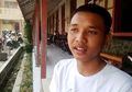 Demi Kemanusiaan, Pelajar SMK Ini Jadi Viral Setelah Peluk Kepala Polisi dalam Aksi Demo Mahasiswa Cianjur