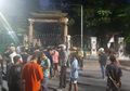 Diduga Buang Bendera Merah Putih ke Selokan Lantaran Tak Mau Mengibarkannya, Asrama Mahasiswa Papua di Surabaya Digeruduk Ormas