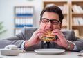 5 Zodiak yang Terkenal Paling Rakus, Salah Satunya Taurus yang Sering Kali Tak Tahan Melihat Makanan Mahal