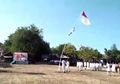 Panjat Tiang Bendera demi Perbaiki Tali yang Nyangkut, Paskibraka di NTT Ini Malah Jatuh dan Pingsan setelah Tiang Patah