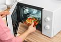 Sinar Radiasi di Microwave Buat Makanan Jadi Tak Sehat hingga Sebabkan Penyakit Mematikan pada Tubuh!