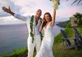 Dinikahi Dwayne Johnson, Intip Pesona Cantik dan Seksi Lauren Hashian