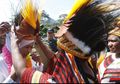 Terima Kasih ya Bu Sudah Bikin Adem Suasana, Khofifah Indar Parawansa Langsung Telepon Gubernur Papua untuk Minta Maaf kepada Masyarakat Papua