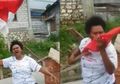 Emak-emak Cium Bendera Merah Putih Hingga Indonesia Raya Berkumandang, Ini 5 Hal Menarik di Tengah Kerusuhan Kabupaten Fakfak Papua Barat