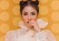 Sita Perhatian Lagi, Intip Gaya Awet Muda Nindy Ayunda Saat Pakai Tas Mewah Fendi