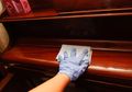 Punya Furnitur Berbahan Kayu? Ini 6 Tips Membersihkannya Agar Tetap Awet, Salah Satunya dengan Memberi Minyak dan Lilin