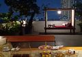 Menyiapkan Jamuan Makan di Area Semi-Outdoor, Ini Caranya!