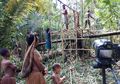 Belajar Tentang Perbedaan dari Suku Korowai di Papua
