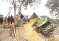 'Salah Sedikit Truk Saya Terjun ke Jurang', Kisah Korban Kecelakaan Tol Cipularang Nekat Gelantungan di Atap Mobil dan Gendong Suami yang Luka Parah