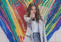 Luna Maya Pakai Kacamata Bulat Klasik Mirip Gaya John Lennon yang Harganya Mencapai 13 Jutaan