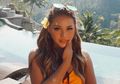 Aurel Hermansyah Pamer Tubuh Seksi Kenakan Tanktop Belahan Dada Rendah Kala Kunjungi Pantai di NTT