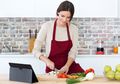 Wujudkan Gerakan Masyarakat Sehat, Moms Diajak untuk Memasak Makanan Bergizi di Rumah!