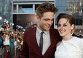 Tahu Mantan Kekasihnya Dapat Peran Menjadi Batman, Kristen Stewart Tak Ragu Sanjung Robert Pattinson