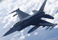 Gentayangan di Langit Bawean, Keberadaan 5 Pesawat Amerika Berhasil Diendus TNI AU, Langsung Kirim Jet Tempur F-16 untuk Duel Lawan F-18 US Navy, Tapi Justru Begini Endingnya