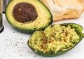 Gunakan Scrub Alpukat pada Kulit Kaki Setiap Malam, Dijamin Kulit Jadi Rileks dan Halus! Begini Cara Membuatnya