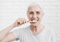 Radang Gusi Pada Wanita Menopause Berisiko timbulkan Penyakit Mematikan, Ini Kata Ahli