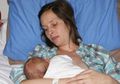 Derita Psikosis Postpartum, Seorang Ibu Merasa Akan 'Dikorbankan' dan Suaminya Akan Selingkuh dengan Perawat, Ini Gejalanya