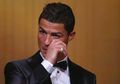 Nggak Dekat Sama Ayahnya, Ronaldo Malah Mewek Pas Liat Video Reaksi Piala Eropa 2004 Silam!