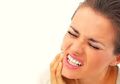 Mengenal Gigi Sensitif dari Penyebab hingga Cara Mengatasinya