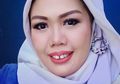 Sudah Menutup Diri dengan Hijab, Elly Sugigi Takut Masih Diserang Chat Mesum Para Brondong