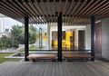 Tak Usah Khawatir Hujan Hingga Terik Matahari, Tilik Inspirasi Penggunaan Pergola di Teras Rumah