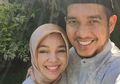 Lama Tak Nyanyi Usai Berhijrah, Dewi Sandra Banting Setir Jualan Camilan Sejuta Umat Ini
