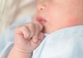 Jerawat Pada Bayi, Yuk Kenali Jenisnya Moms!