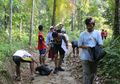 Giat Bebersih Sampah, Cara Para Pesepeda Menghormati Baduy