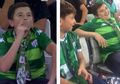 Tertangkap Kamera Saat Menonton Pertandingan Sepakbola, Bocah Merokok di Tribun Stadion Bikin Heboh Netizen, Saat Diperiksa Ternyata Bapak Satu Anak