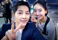 Ingin Selfie dengan Pose Jari 'V'? Lakukanlah dalam Jarak Ini Jika Tak Ingin 'Diri' Anda Dicuri!