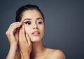 Intip 4 Cara Jitu Memakai Maskara Biar Tampil Cantik Sempurna
