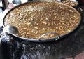 Jangan Jijik Ya! Resep Rahasia Restoran Super Ramai Ini Ternyata Rebusan Kaldu yang Sama, Sudah Digunakan Selama 45 Tahun