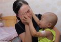 ‘Jangan Menangis, Ma!’ Rintihan Seorang Anak Penderita Kanker Menghibur Ibunya yang Sedih karena Tak Bisa Lanjutkan Perawatan