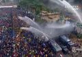 Polisi Tembakan Gas Air Mata ke Mahasiswa yang Demo di Depan Gedung DPR RI: Ini yang Terjadi pada Tubuh Jika Kita Terkena Gas Air Mata
