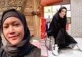 Kompak dengan Mulan Jameela, Ini Gaya Maia Estianty Pakai Setelan Gamis Hijab Syar'i Hitam