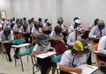Fakta di Balik Foto Mahasiswa Diminta Pakai Helm Saat Ujian, Viral Ternyata Bukan karena Mencontek