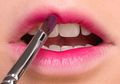 Cara Bikin Ombre Lips untuk Bibir Gelap, Siapa Bilang Nggak Bisa?