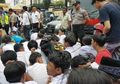 Pakai Seragam SMA, Anak SMP Diamankan Polisi Saat Hendak Ikut Demo di Depan Gedung DPR
