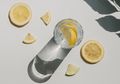 Cobalah Minum Air Lemon Hangat di Pagi Saat Perut Kosong, Tubuh Akan Alami 7 Perubahan Ini